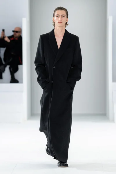 Look 8